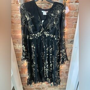 100% Silk- NWT Jane Seymour Black and Gold Floral Dress.